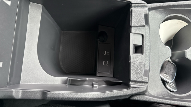 Nissan Qashqai 1.3 DiG-T MH Acenta Premium 5dr Petrol Hatchback